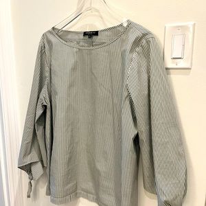 Woman’s Lafayette summer blouse